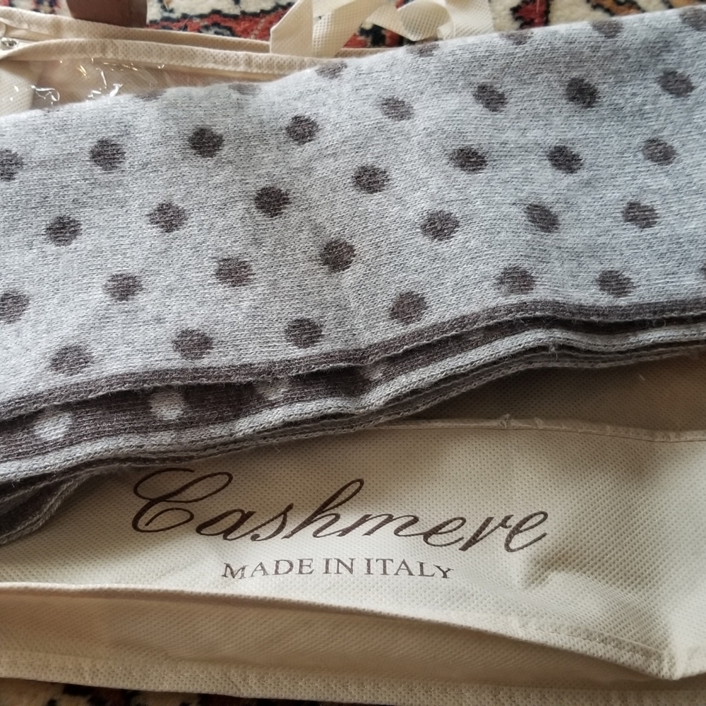 NWOT Italian cashmere scarf